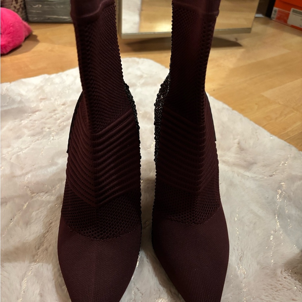 Elegant Burgundy Women's Shoes